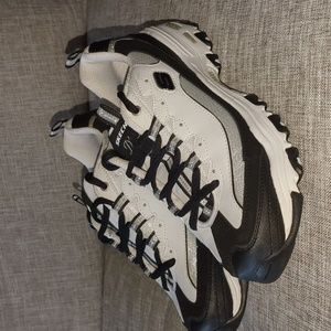 Sketchers D'lite Sneakers size 8 Black & White & Silver